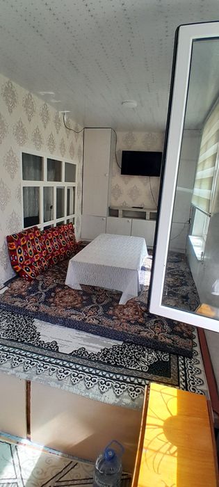 Uy sotiladi 1 etaj 2 xona