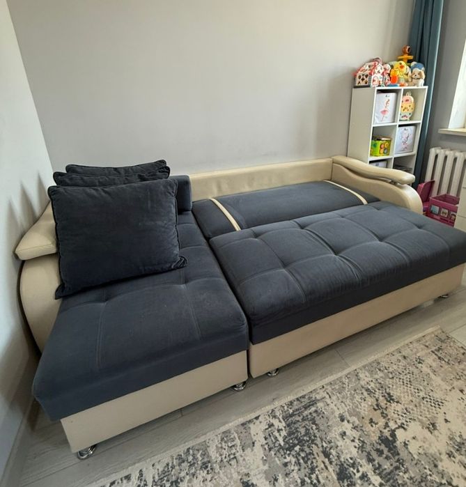 Продам диван из велюра