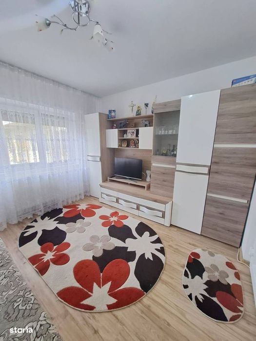 De vanzare apartament cu 3 camere, zona Episcopiei, mobilat și utilat
