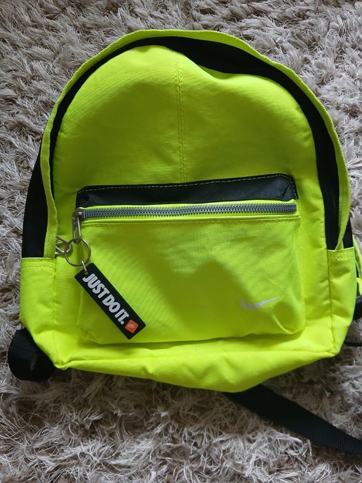 Ghiozdan  în stare foarte buna