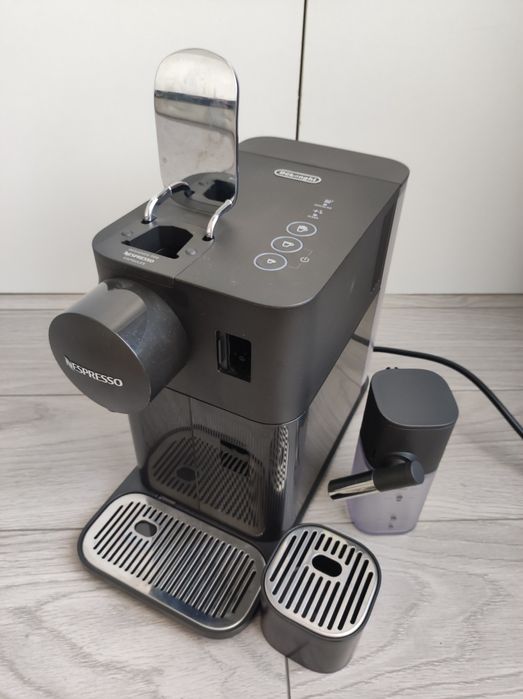 Espressor Nespresso Lattissima One