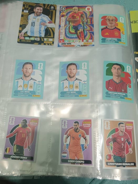 Vând stickere Panini wc26
