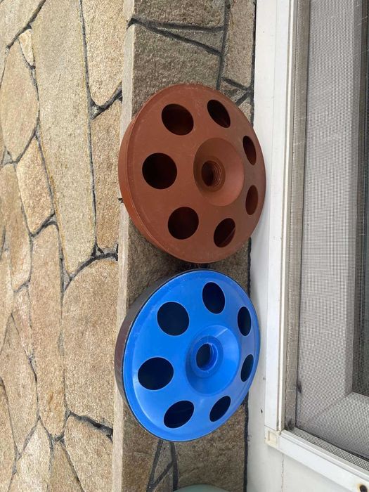 Поилка и хранилни за кокошки