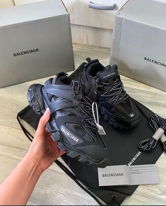 Balenciaga track