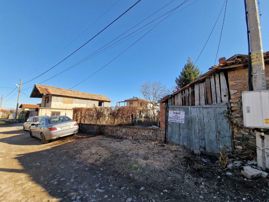 Продавам стара къща 165РЗП с хубав двор 610кв. в с.Тополово