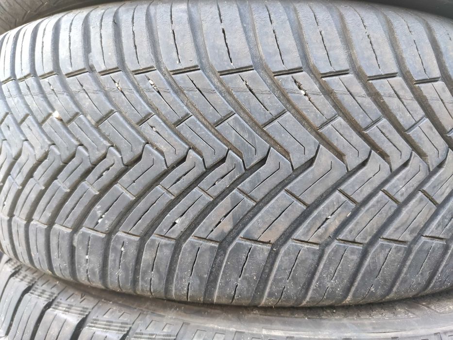 2бр Всесезонни гуми 215 65 16 - Continental
