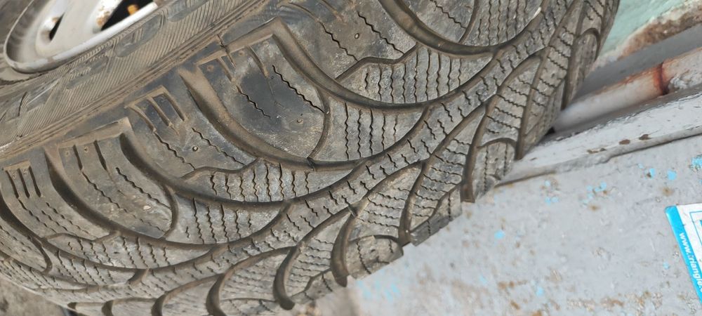 Продам Шины 205 70 r15