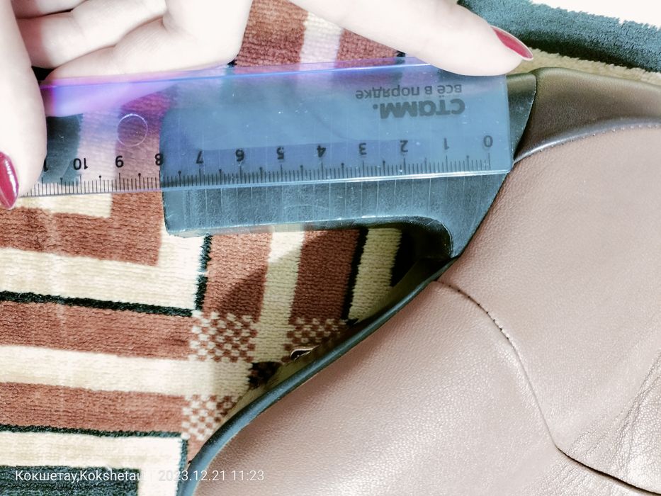 Продам кожаные сапоги