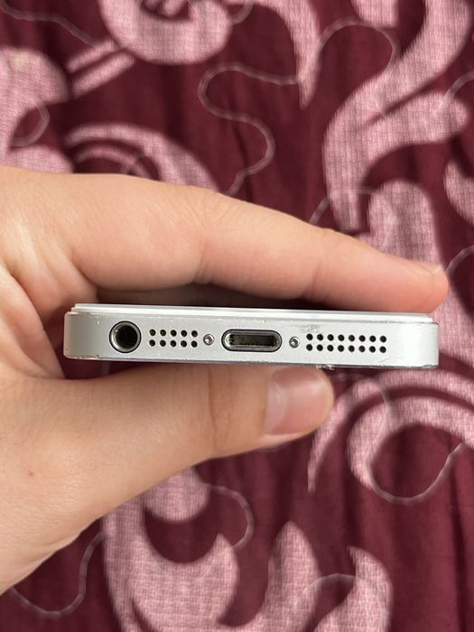 Продам IPhone 5s