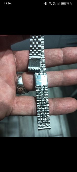 Vând două ceasuri casio