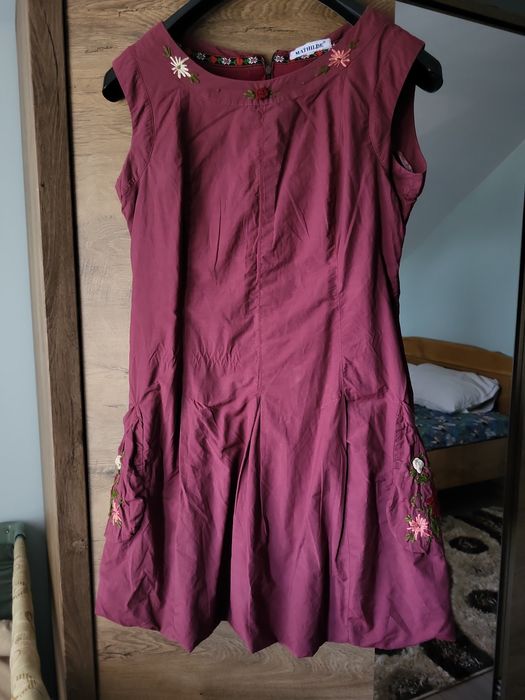 Vând Rochiță Dama