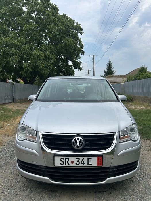 VOLKSWAGEN Touran