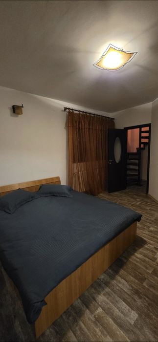 Inchiriez casa .