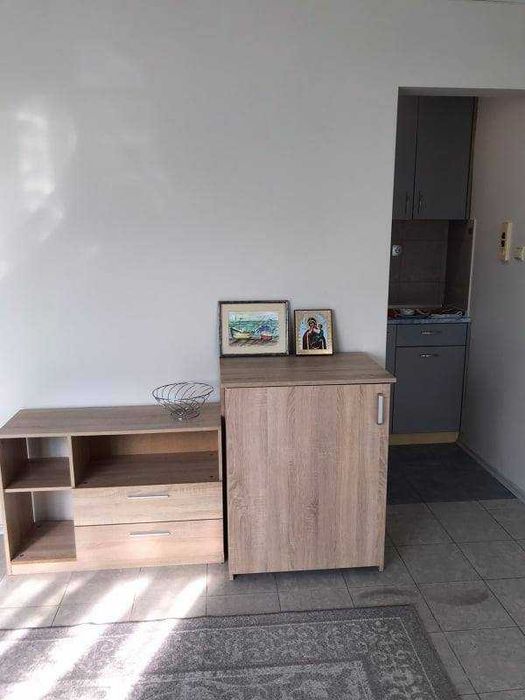 Дава се под наем Тристаен апартамент в Бургас, Център - 80 кв.м за 225 € - Снимка #1