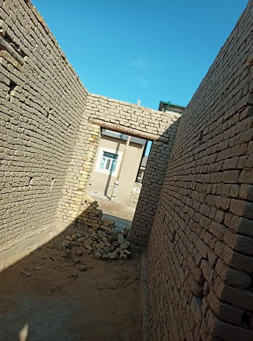 2.8 sotix turar joy sotiladi