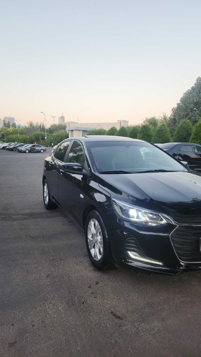 Onix premier 5 pozitsiya sotiladi
