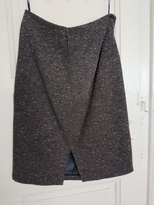 Продавам дамски костюми