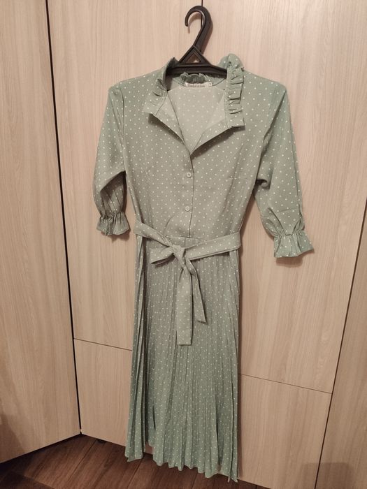 Продам платья 46-48рр