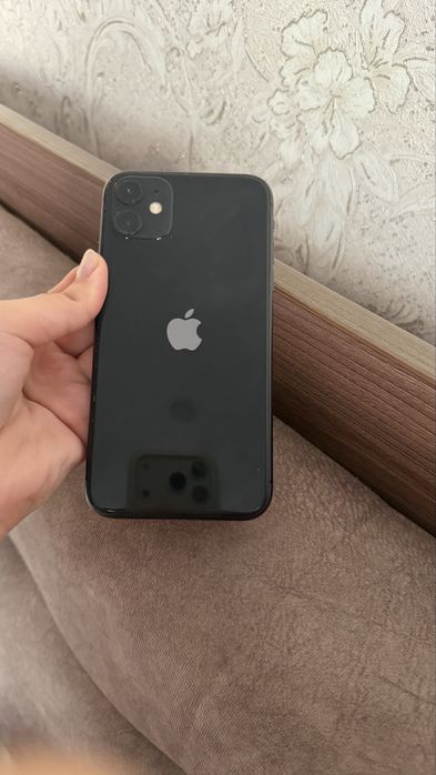 айфон 11, 128гб в черном цвете.