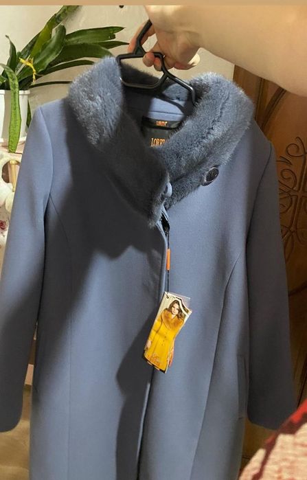 Продаю пальто срочна