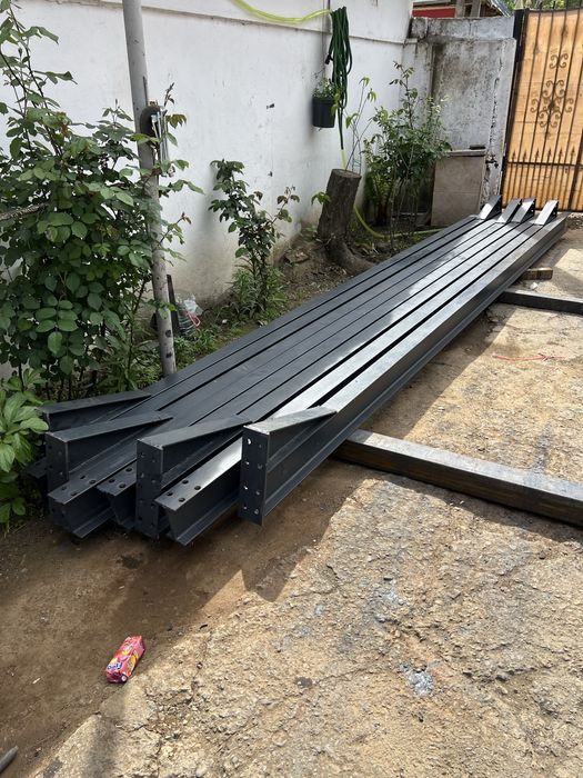 Vând hala structura metalică 8x15x4  pret 2500 euro