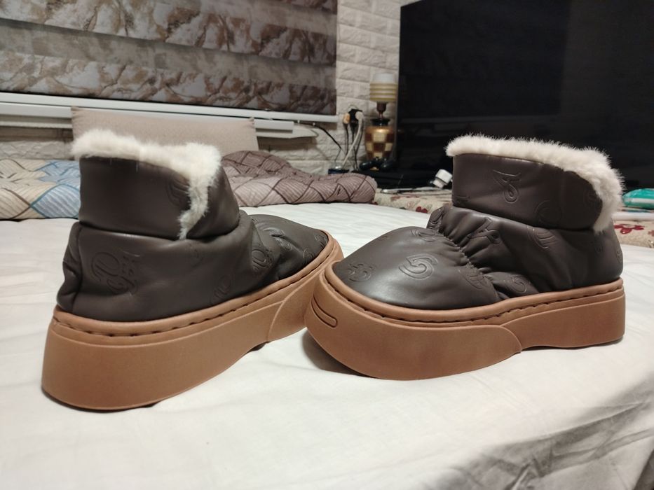 Женские уги, размер 38-39.