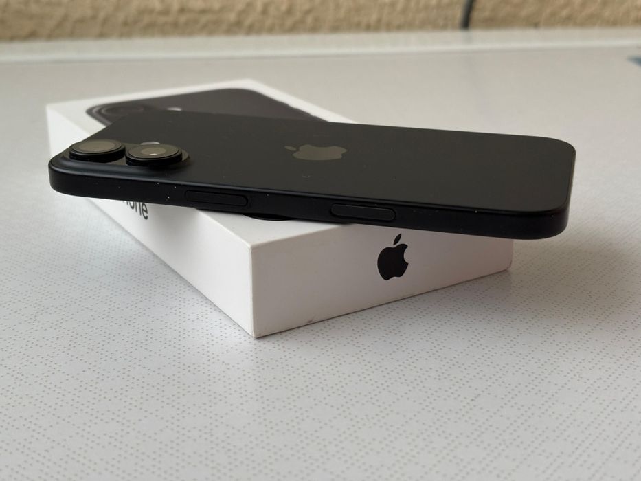 iPhone 16 128GB 90% baterie