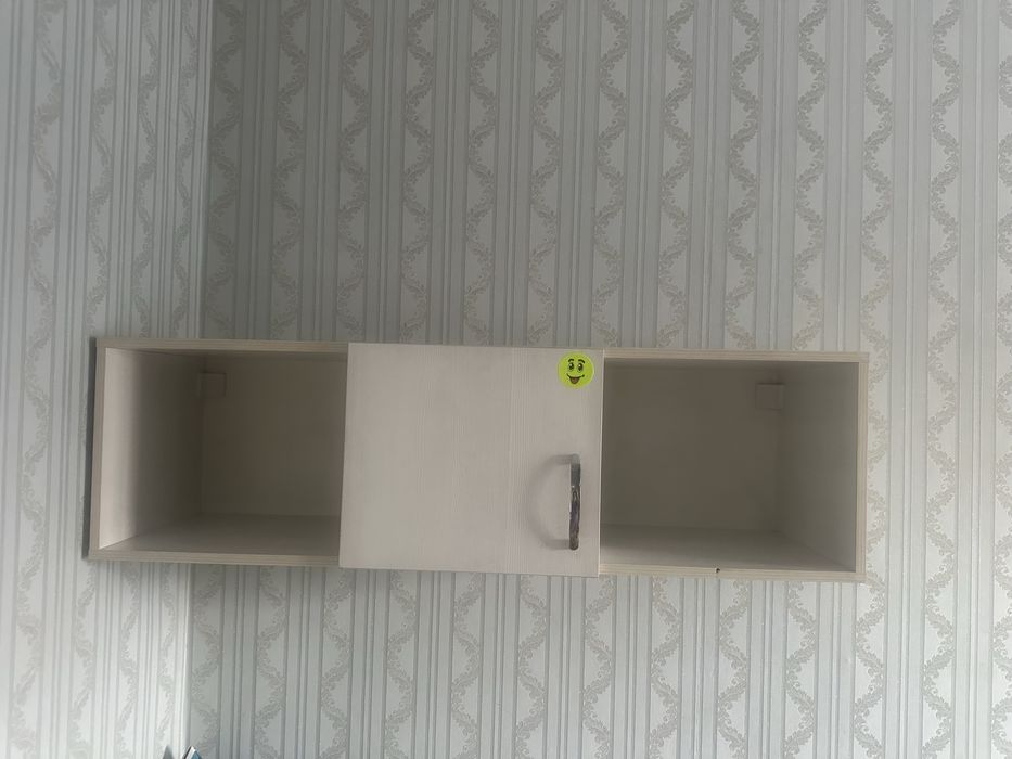 Продам полка навесная