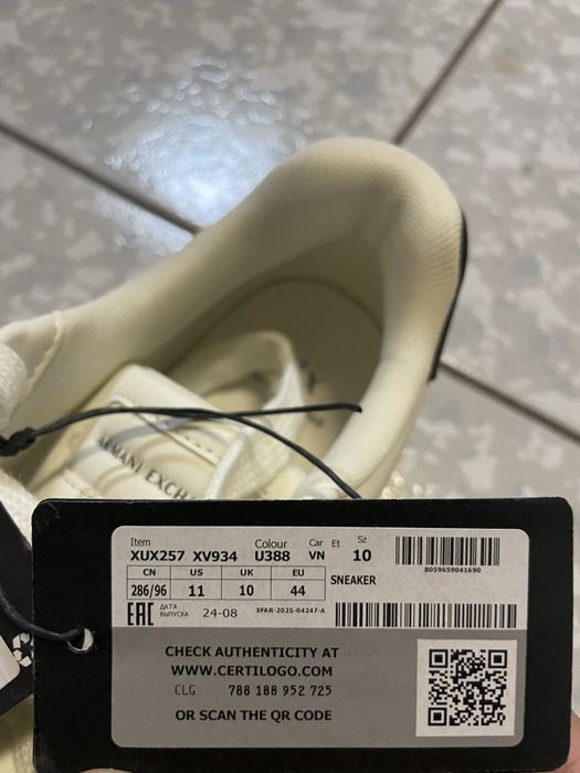 Оригинальные кроссы armani 44 размер