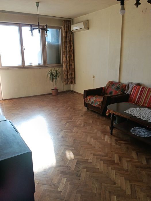 Тристаен апартамент