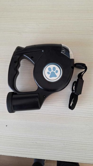 Автоматичен повод за куче 5м,  за 35-40кг, светещ с LED