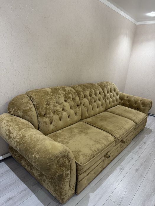 Продам диван в зал