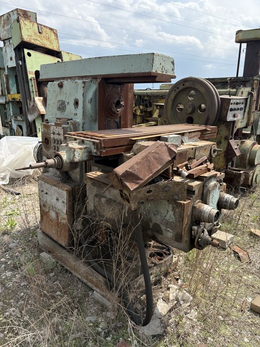 Продам фрезерный горизонтальный 6Т82