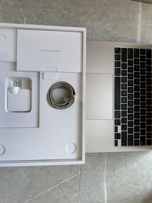MacBook M3 ноутбук