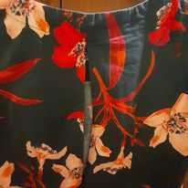 Къса шарена рокля