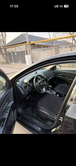 Продам автомобиль Chevrolet Cruze 2013