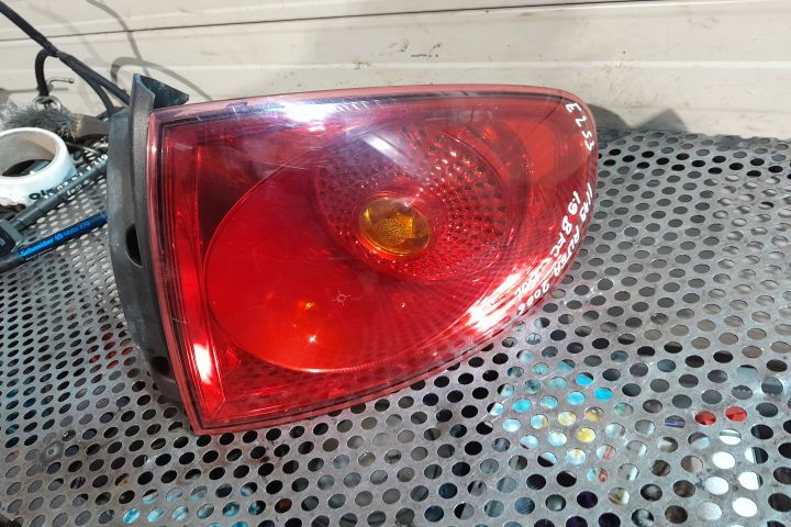 Lampa / Tripla stop STANGA pe aripa Seat Altea prima generatie