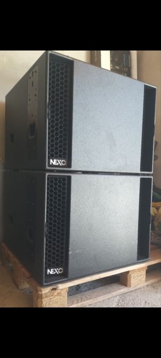 Vând 2 bași Nexo LS18