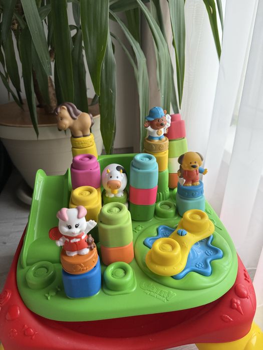 Masa clementoni si cuburi moi de construit