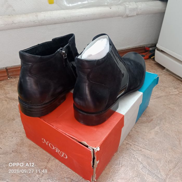 Продам демесезонные ботинки