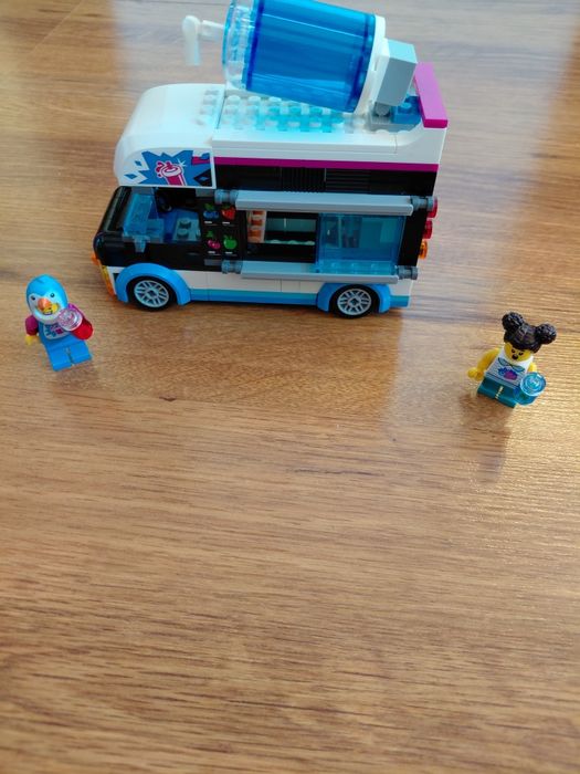 Lego каравани, LEGO Friends, Мобилен дом 41735, LEGO City Пингвинскибус 60384, LEGO City Кемпер за ваканция 60283, LEGO City Камион за сладолед 60253