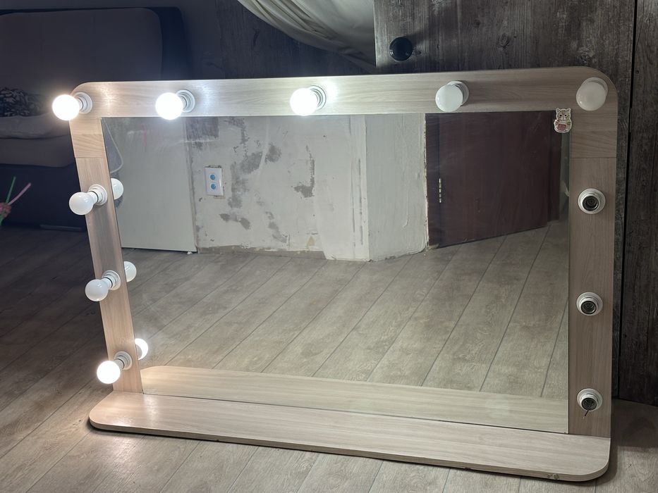 Продам визажное зеркало