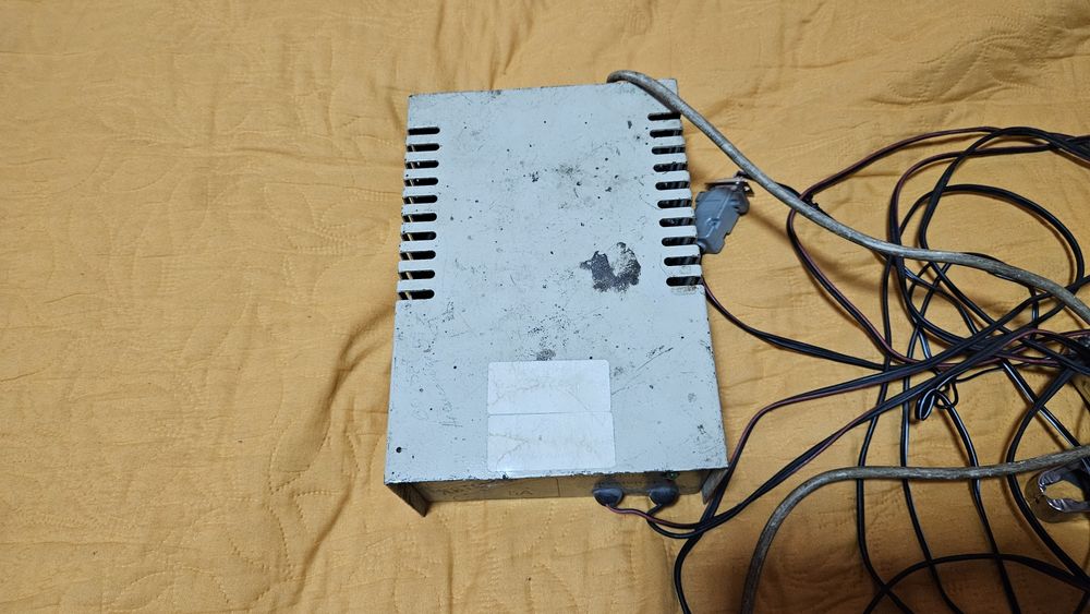 Зарядно устройство за акумулатори 12v