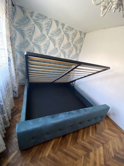 Pat tapițat cu spațiu de depozitare și garanție de la 1350 lei