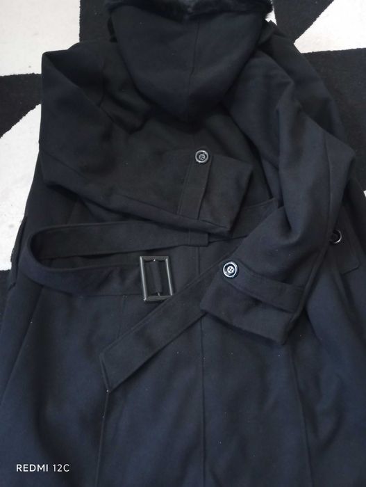 Дамско палто актуален модел.