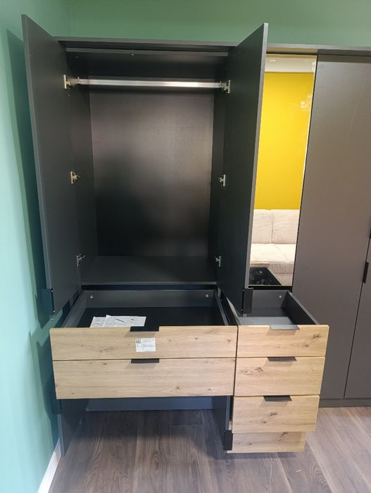 Чисто нов гардероб city 7081