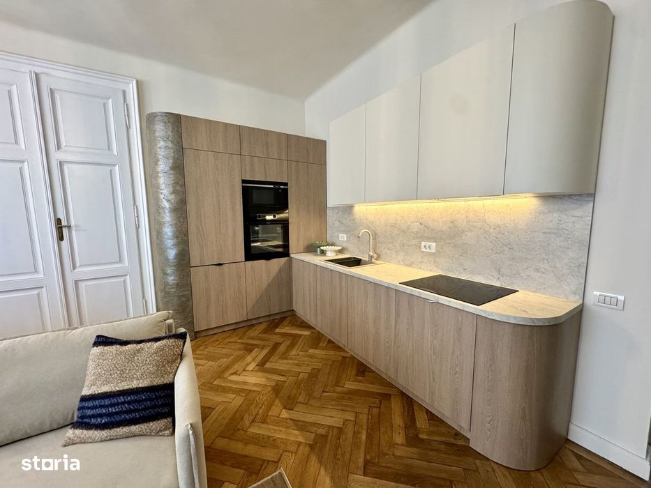Inchiriez apartament 3 camere, nou amenajat, ultracentral
