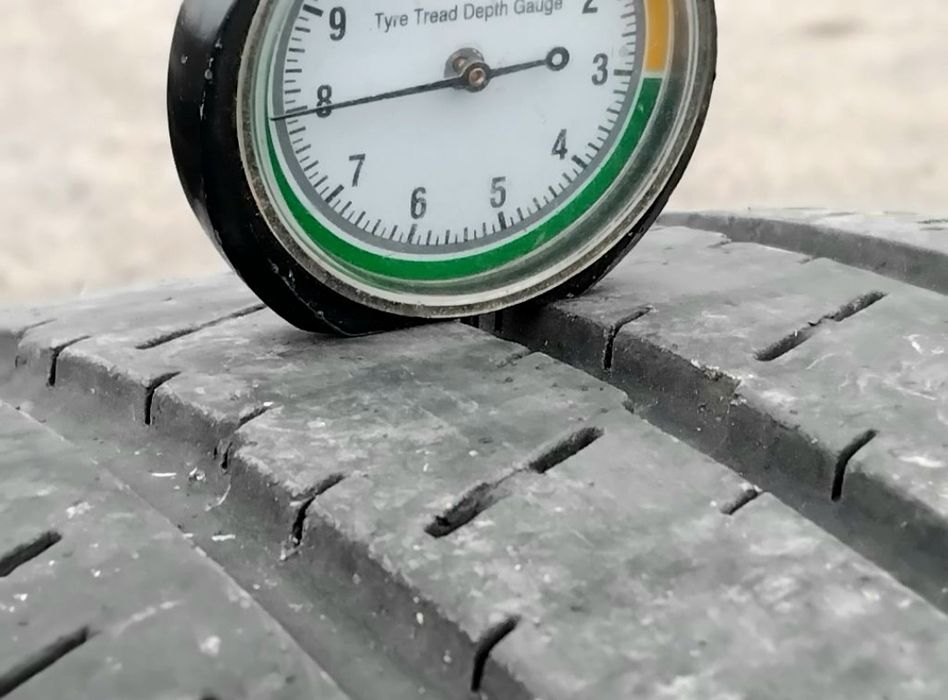 Гуми 215 65 16 C Ц Континентал Continental 2 броя - нов внос. Не са нови! Посочената цена е за един брой гума. Без коментар на цената. 43 години опит