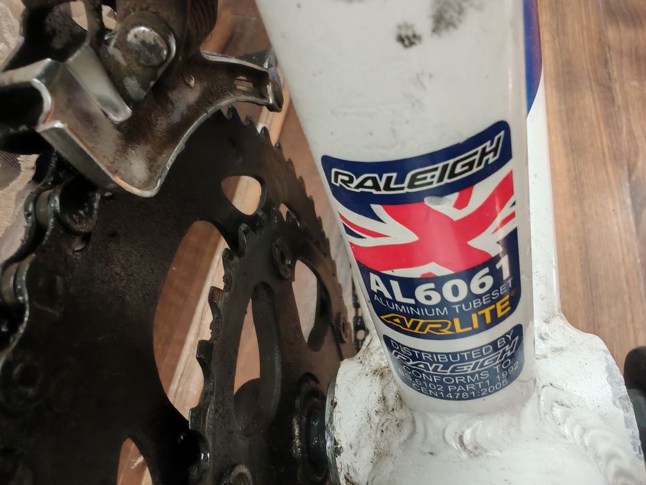 Bicicletă Raleigh cursieră