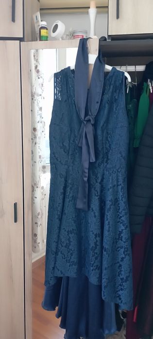 Rochiță din dantela cu trena